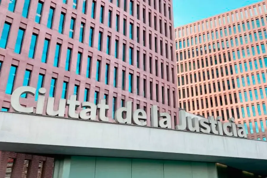 Un juzgado de Barcelona avala faltar al trabajo por una urgencia veterinaria de tu mascota